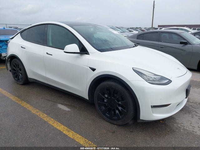 Auction sale of the 2021 Tesla Model Y Long Range Dual Motor All-wheel Drive, vin: 5YJYGAEE2MF137666, lot number: 45655870