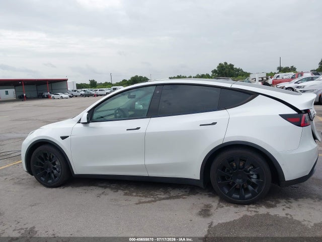 Продаж на аукціоні авто 2021 Tesla Model Y Long Range Dual Motor All-wheel Drive, vin: 5YJYGAEE2MF137666, номер лоту: 45655870