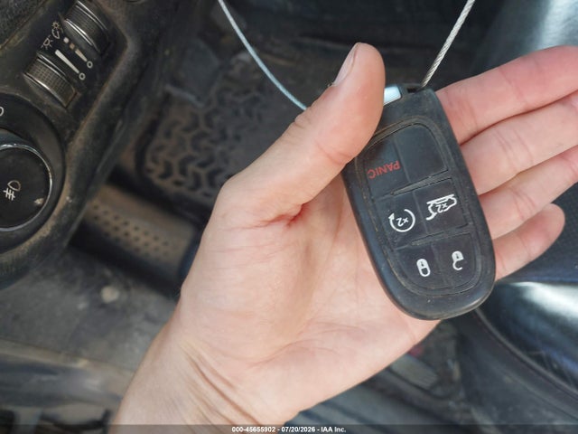 Продажа на аукционе авто 2015 Jeep Cherokee Trailhawk, vin: 1C4PJMBS2FW710444, номер лота: 45655902