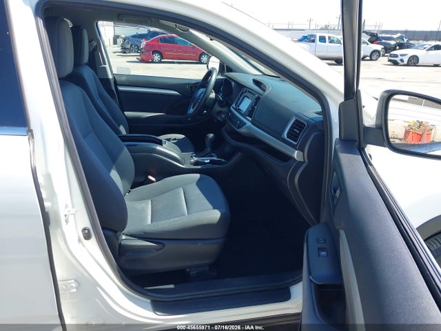Toyota Highlander Le 2016 5TDZARFH8GS021756 Image 5