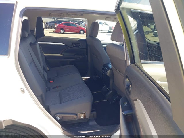 Toyota Highlander Le 2016 5TDZARFH8GS021756 Image 8