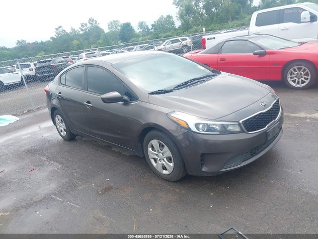 45655999 :رقم المزاد ، 3KPFK4A77HE160743 vin ، 2017 Kia Forte Lx مزاد بيع