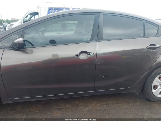 45655999 :رقم المزاد ، 3KPFK4A77HE160743 vin ، 2017 Kia Forte Lx مزاد بيع