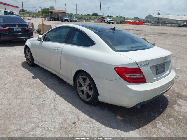 2012 Mercedes-benz C 250 მანქანა იყიდება აუქციონზე, vin: WDDGJ4HB1CF752757, აუქციონის ნომერი: 45656029