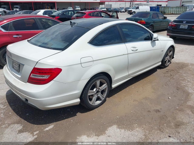 2012 Mercedes-benz C 250 მანქანა იყიდება აუქციონზე, vin: WDDGJ4HB1CF752757, აუქციონის ნომერი: 45656029