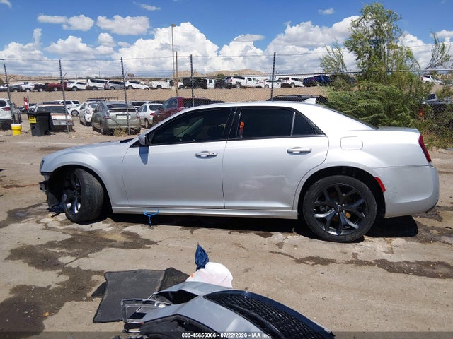 Chrysler 300 Touring L 2023 2C3CCADG3PH580968 Image 13