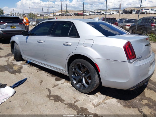 Chrysler 300 Touring L 2023 2C3CCADG3PH580968 Image 3