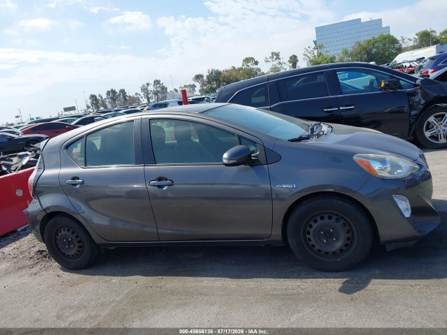 Toyota Prius C One 2016 JTDKDTB35G1122735 Image 13