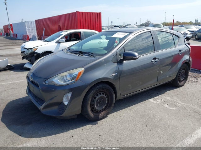 Toyota Prius C One 2016 JTDKDTB35G1122735 Image 2