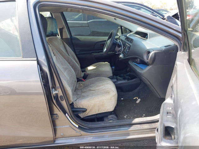 Toyota Prius C One 2016 JTDKDTB35G1122735 Image 5