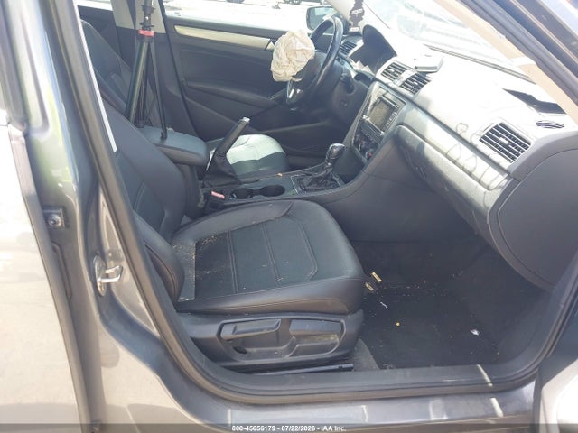 Продаж на аукціоні авто 2015 Volkswagen Passat 1.8t Limited Edition, vin: 1VWAT7A31FC089188, номер лоту: 45656179
