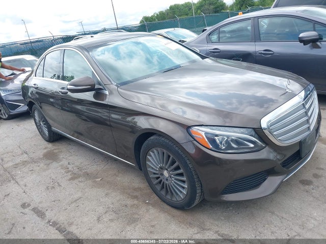2015 Mercedes-benz C 300 Luxury 4matic მანქანა იყიდება აუქციონზე, vin: 55SWF4KB4FU017987, აუქციონის ნომერი: 45656345