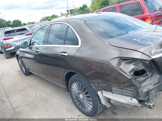 Auction sale of the 2015 Mercedes-benz C 300 Luxury 4matic, vin: 55SWF4KB4FU017987, lot number: 45656345