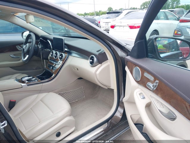 Auction sale of the 2015 Mercedes-benz C 300 Luxury 4matic, vin: 55SWF4KB4FU017987, lot number: 45656345
