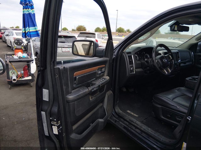 2017 Ram 1500 Laramie  4x2 6'4 Box მანქანა იყიდება აუქციონზე, vin: 1C6RR6JT3HS582689, აუქციონის ნომერი: 45656498