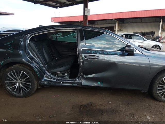 45656847 :رقم المزاد ، 58ADA1C11NU025518 vin ، 2022 Lexus Es 300h مزاد بيع