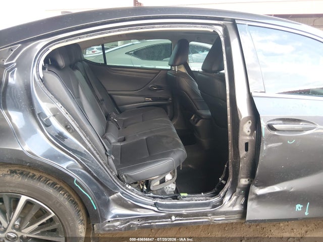 45656847 :رقم المزاد ، 58ADA1C11NU025518 vin ، 2022 Lexus Es 300h مزاد بيع