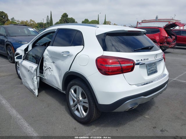 WDCTG4GB2JU000237 Mercedes-Benz Gla 250 4matic