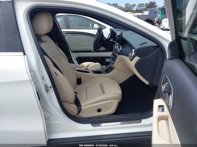 WDCTG4GB2JU000237 Mercedes-Benz Gla 250 4matic