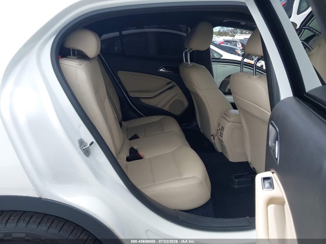WDCTG4GB2JU000237 Mercedes-Benz Gla 250 4matic