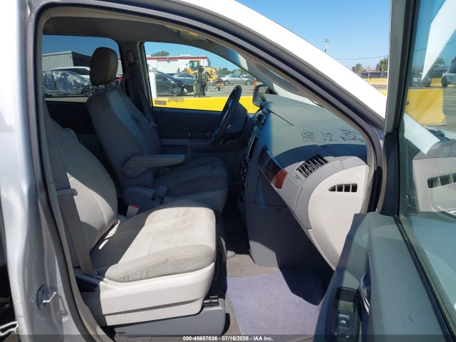 2009 Chrysler Town & Country Lx მანქანა იყიდება აუქციონზე, vin: 2A8HR44E59R656065, აუქციონის ნომერი: 45657036