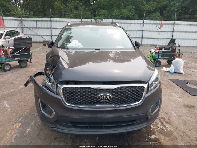 45657040 :رقم المزاد ، 5XYPG4A38GG168161 vin ، 2016 Kia Sorento 2.4l Lx مزاد بيع