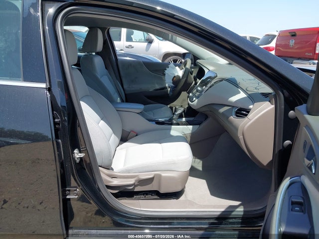 1G1ZD5ST9NF102393 Chevrolet Malibu Fwd Lt