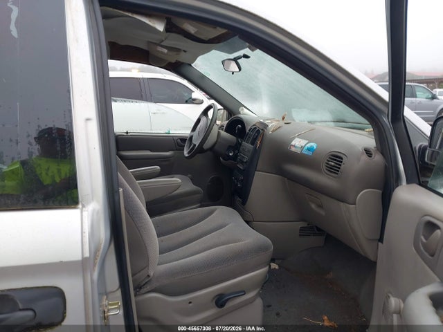 45657308 :رقم المزاد ، 1C4GJ25B72B740220 vin ، 2002 Chrysler Voyager مزاد بيع