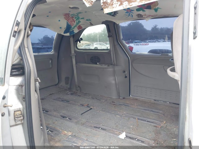 45657308 :رقم المزاد ، 1C4GJ25B72B740220 vin ، 2002 Chrysler Voyager مزاد بيع