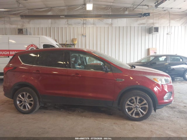 45657378 :رقم المزاد ، 1FMCU0GD2KUA93329 vin ، 2019 Ford Escape Se مزاد بيع