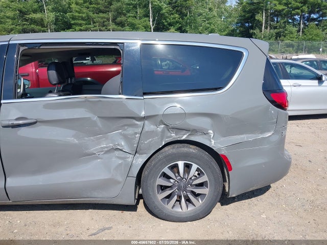 2022 Chrysler Pacifica Hybrid Touring L მანქანა იყიდება აუქციონზე, vin: 2C4RC1L70NR143735, აუქციონის ნომერი: 45657602