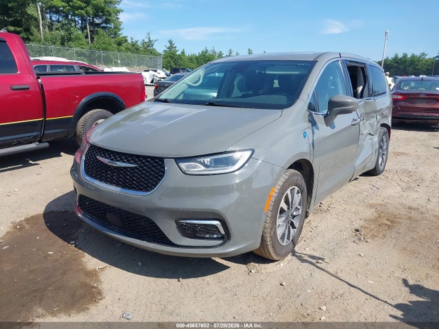 2022 Chrysler Pacifica Hybrid Touring L მანქანა იყიდება აუქციონზე, vin: 2C4RC1L70NR143735, აუქციონის ნომერი: 45657602