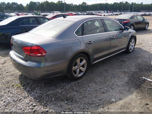 2012 Volkswagen Passat 2.5l Se მანქანა იყიდება აუქციონზე, vin: 1VWBH7A39CC013638, აუქციონის ნომერი: 45657610