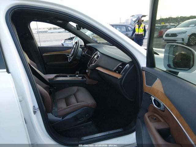 Продаж на аукціоні авто 2024 Volvo Xc90 B5 Plus Bright Theme, vin: YV4L12PEXR1226994, номер лоту: 45657853