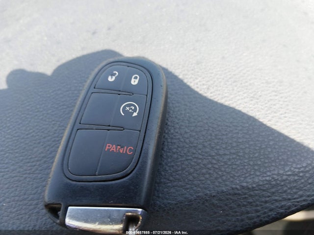 2015 Jeep Cherokee Limited მანქანა იყიდება აუქციონზე, vin: 1C4PJLDS9FW670113, აუქციონის ნომერი: 45657885