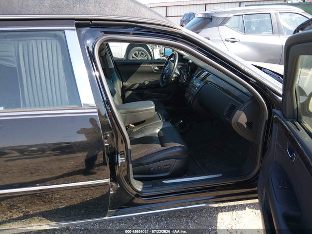 45658031 :رقم المزاد ، 1GE7K9C60BU600498 vin ، 2011 Cadillac Dts Professional Limousine مزاد بيع