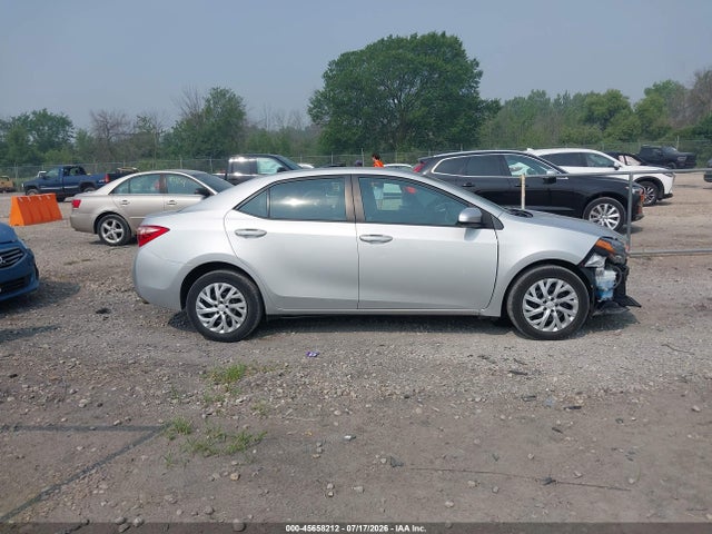 45658212 :رقم المزاد ، 5YFBURHE8JP744647 vin ، 2018 Toyota Corolla Le مزاد بيع