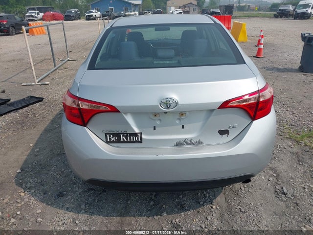 45658212 :رقم المزاد ، 5YFBURHE8JP744647 vin ، 2018 Toyota Corolla Le مزاد بيع