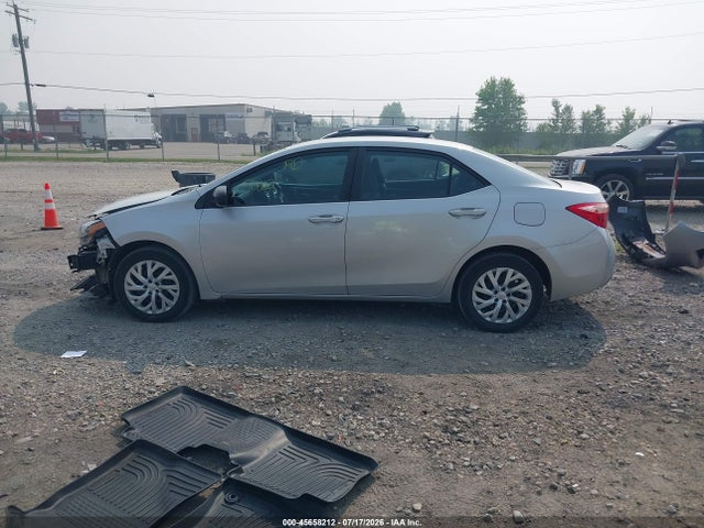 45658212 :رقم المزاد ، 5YFBURHE8JP744647 vin ، 2018 Toyota Corolla Le مزاد بيع