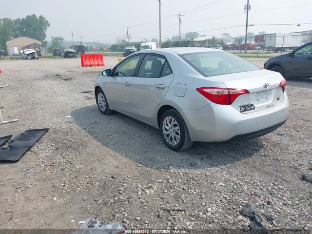 45658212 :رقم المزاد ، 5YFBURHE8JP744647 vin ، 2018 Toyota Corolla Le مزاد بيع