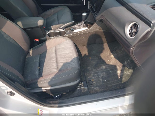 45658212 :رقم المزاد ، 5YFBURHE8JP744647 vin ، 2018 Toyota Corolla Le مزاد بيع