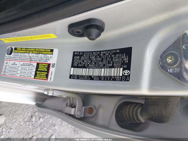 45658212 :رقم المزاد ، 5YFBURHE8JP744647 vin ، 2018 Toyota Corolla Le مزاد بيع