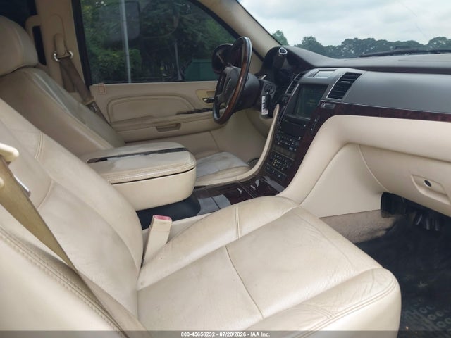 Продажа на аукционе авто 2008 Cadillac Escalade, vin: 1GYFK638X8R269648, номер лота: 45658232