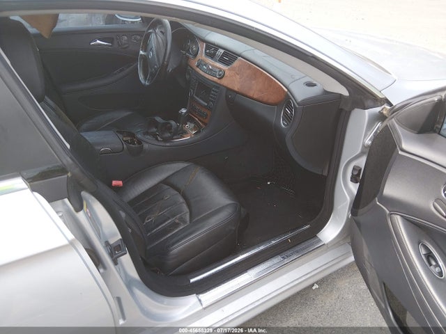 45658329 :رقم المزاد ، WDDDJ72X28A132688 vin ، 2008 Mercedes-benz Cls 550 مزاد بيع