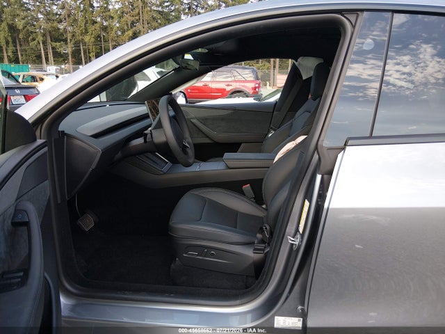 Продажа на аукционе авто 2026 Tesla Model Y All-wheel Drive/long Range Launch Series/premium All-wheel Drive, vin: 7SAYGDEE7TF635896, номер лота: 45658662