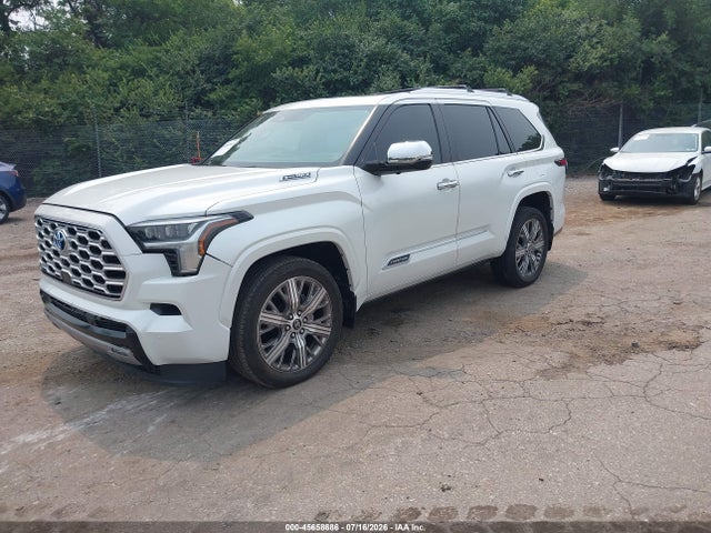 Toyota Sequoia Capstone 2023 7SVAAABA9PX018761 Image 2