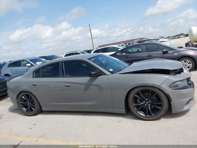 2C3CDXBG4JH329662 Dodge Charger Sxt Rwd