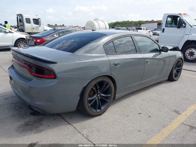 2C3CDXBG4JH329662 Dodge Charger Sxt Rwd