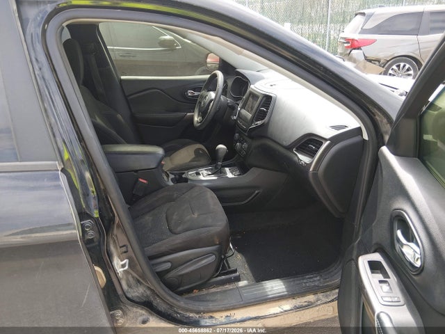 1C4PJLCB8LD645597 Jeep Cherokee Latitude Fwd