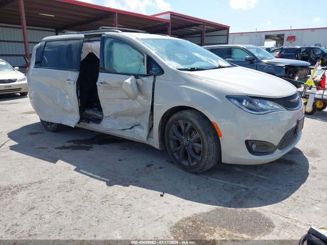Продажа на аукционе авто 2019 Chrysler Pacifica Touring L Plus, vin: 2C4RC1EG7KR733536, номер лота: 45658963